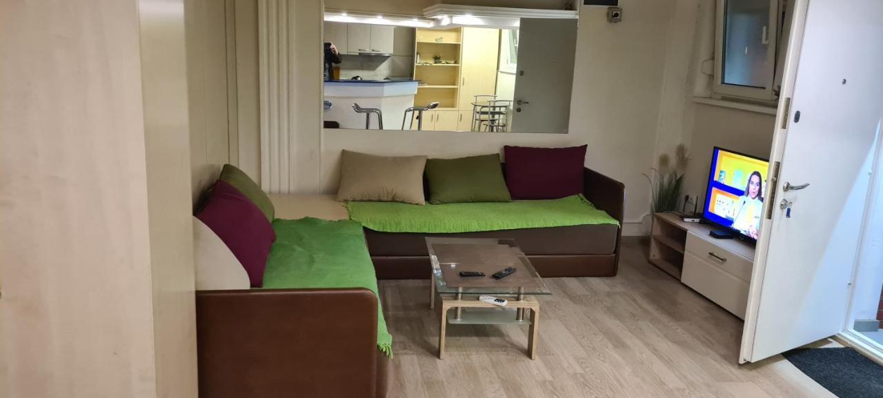 Le Coin De Simon Apartment เบลเกรด ภายนอก รูปภาพ
